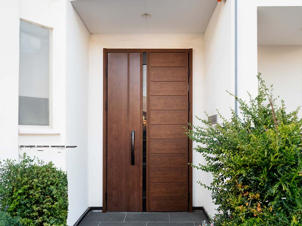 puertas de calle aluminio color madera
